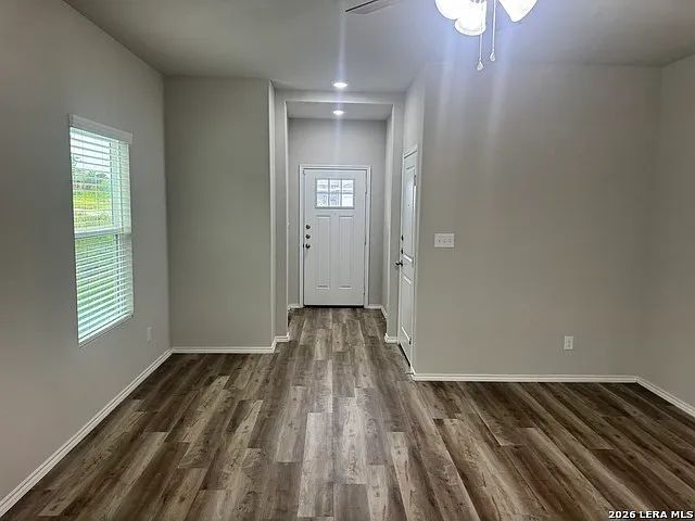 3 bed, 2.5 bath, 1242 sqft, $1,295 — Photo 4