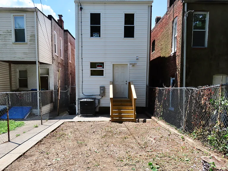 3924 Edmondson Ave — Photo 25