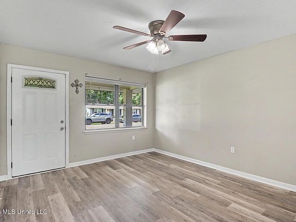 3rd image of 103 Gandy Cir
