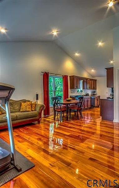 3rd image of 109 ECCLES Drive