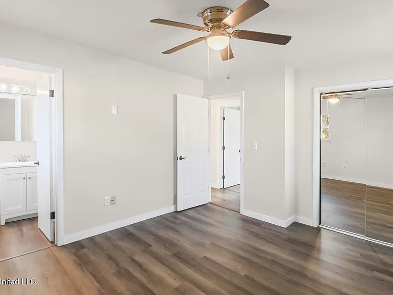 110 Jamaica St — Photo 15