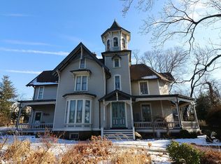 1 Pendleton Pl, Staten Island, NY 10301