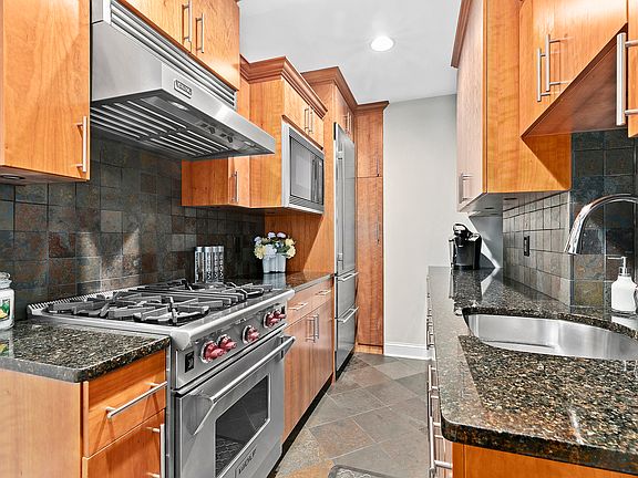 5th image of 215 W 75th St APT 8E
