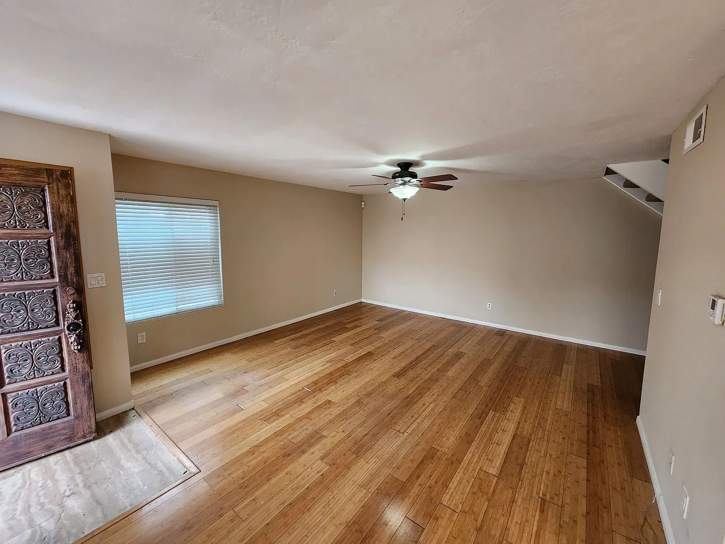 2 Bedroom, 1.5 Bath End Unit In Clairemont — Photo 3