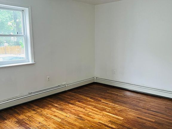 5th image of 170 Brookdale Ave #1R