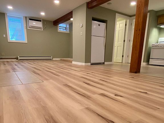 5th image of 2641 Fremont Ave S #1B