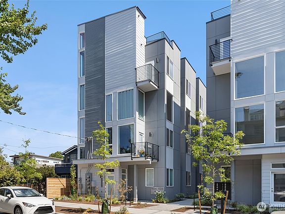 2nd image of 9518 Interlake Avenue N