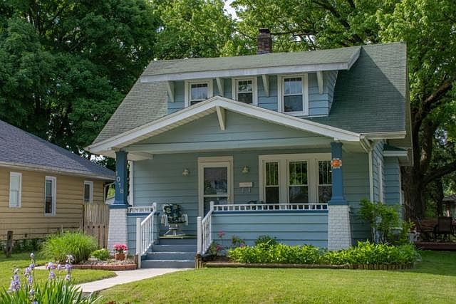 1st image of 1018 E Woodside St