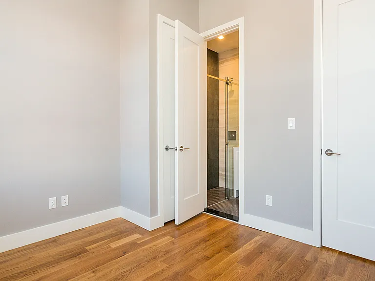 240 Boerum St #3 — Photo 8