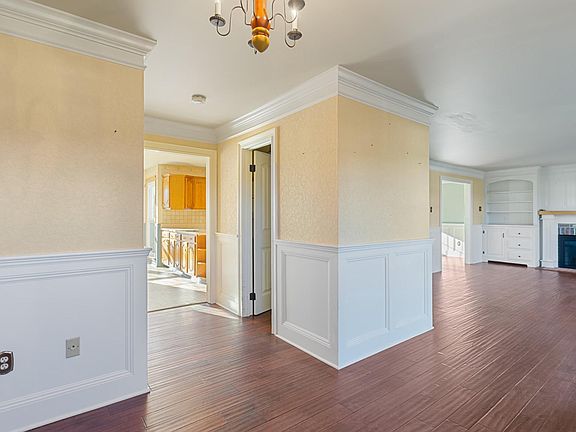3rd image of 1881 Lakeland Dr