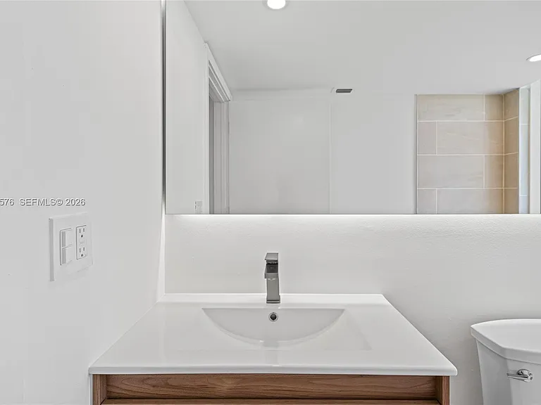 21055 Yacht Club Dr #1903 — Photo 6
