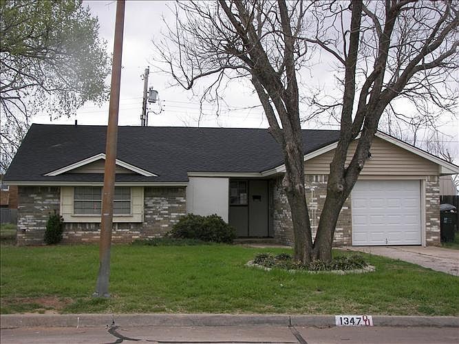 1st image of 1347 Erie Ave