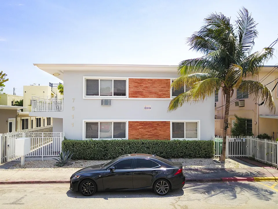 7911 Abbott Ave #9