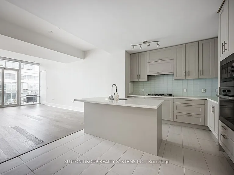 29 Queens Quay E #1008 — Photo 4