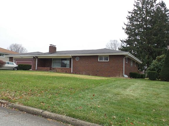 3rd image of 471 Peters Dr