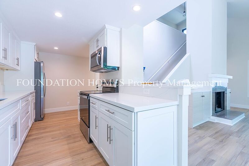 1st image of 74 Windstone Dr