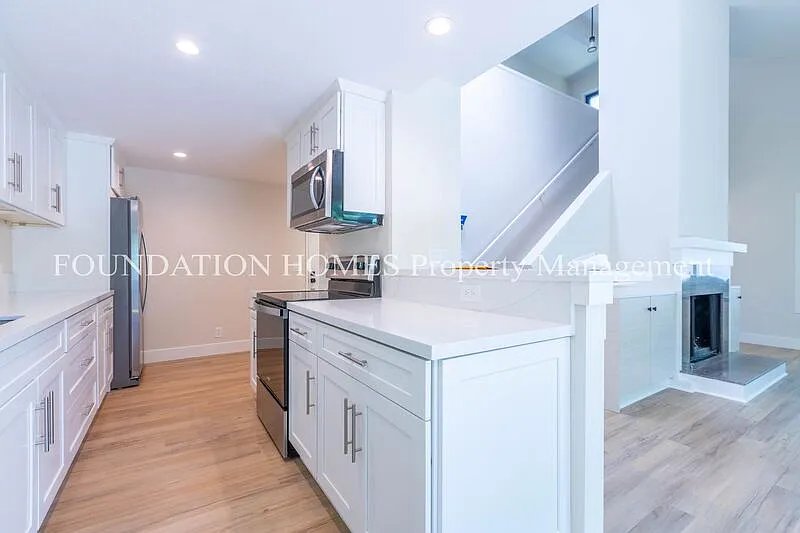 74 Windstone Dr