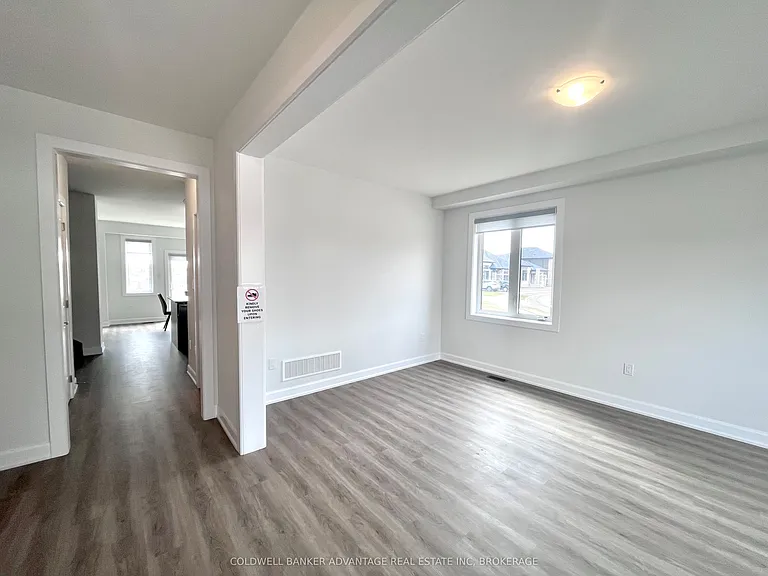 714 Daimler Pkwy — Photo 4