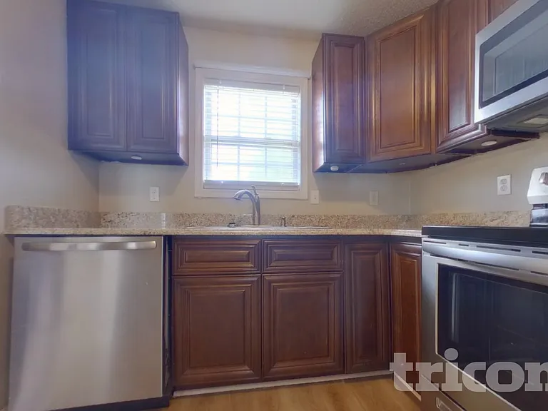404 Remington Ct — Photo 7