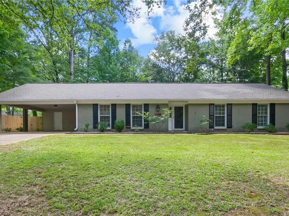 5405 James River Dr, Northport, AL 35473
