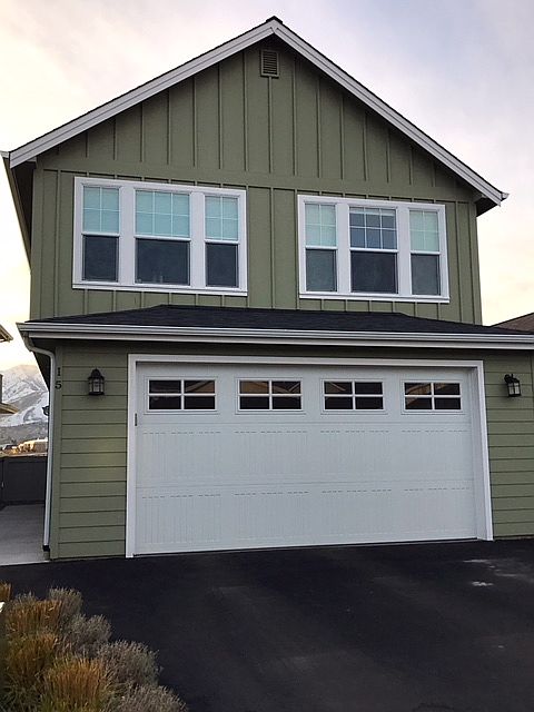 1st image of 2452 Nw Columbia #15