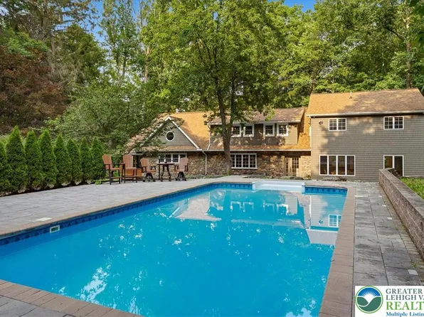360 Babbling Brook Rd, Scotrun, PA 18355