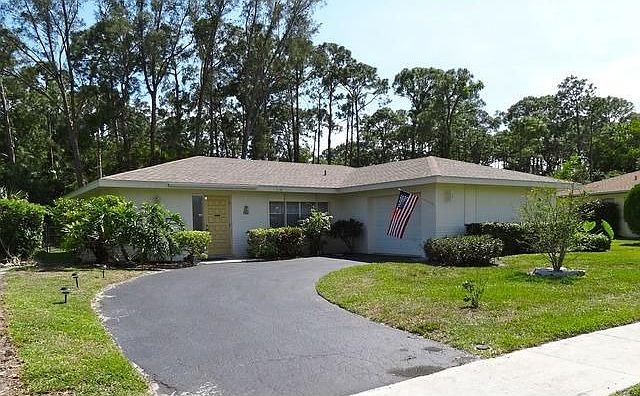 1st image of 2512 Poinciana Dr