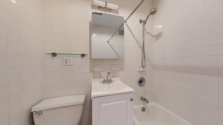 Rented by Bond New York | media 9