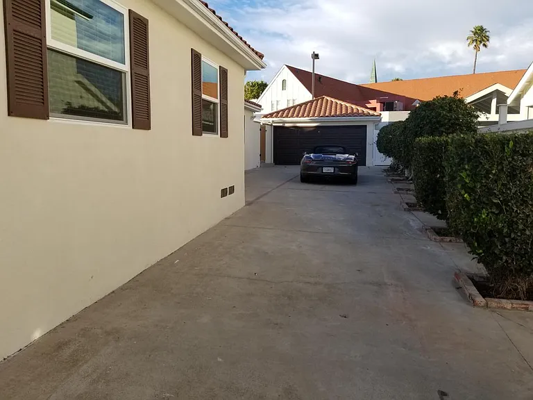 LONG DRIVEWAY