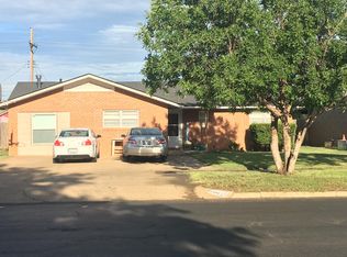 1504 Ennis St, Plainview, TX 79072