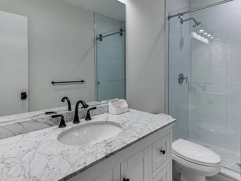 40 Edwards Ave — Photo 28