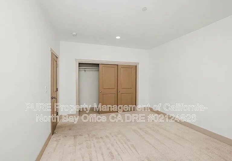 1920 Fountainview Cir — Photo 24