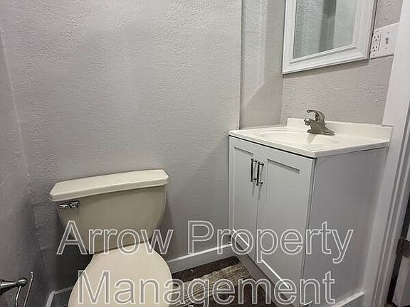 4th image of 130 N 27th St APT 2
