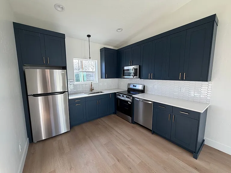 1410 S Newell St #100 — Photo 2