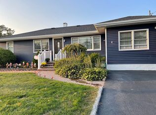 15 David Ln, Ronkonkoma, NY 11779