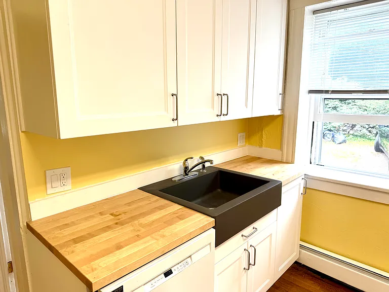 74 Linden Ave #1 — Photo 3