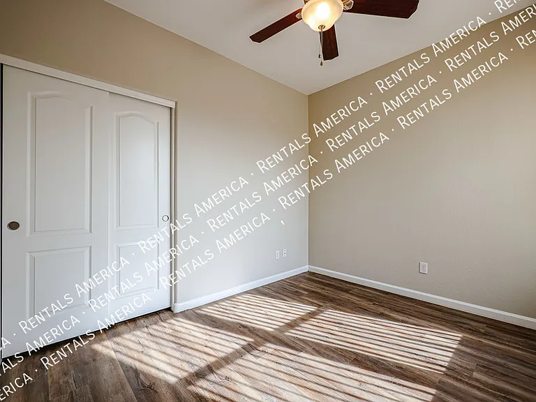 2218 N 135th Dr — Photo 10