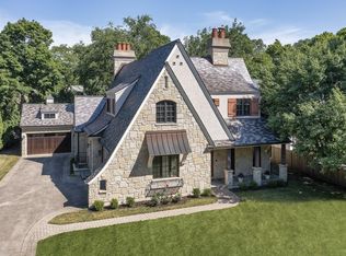 261 Beach Rd, Glencoe, IL 60022