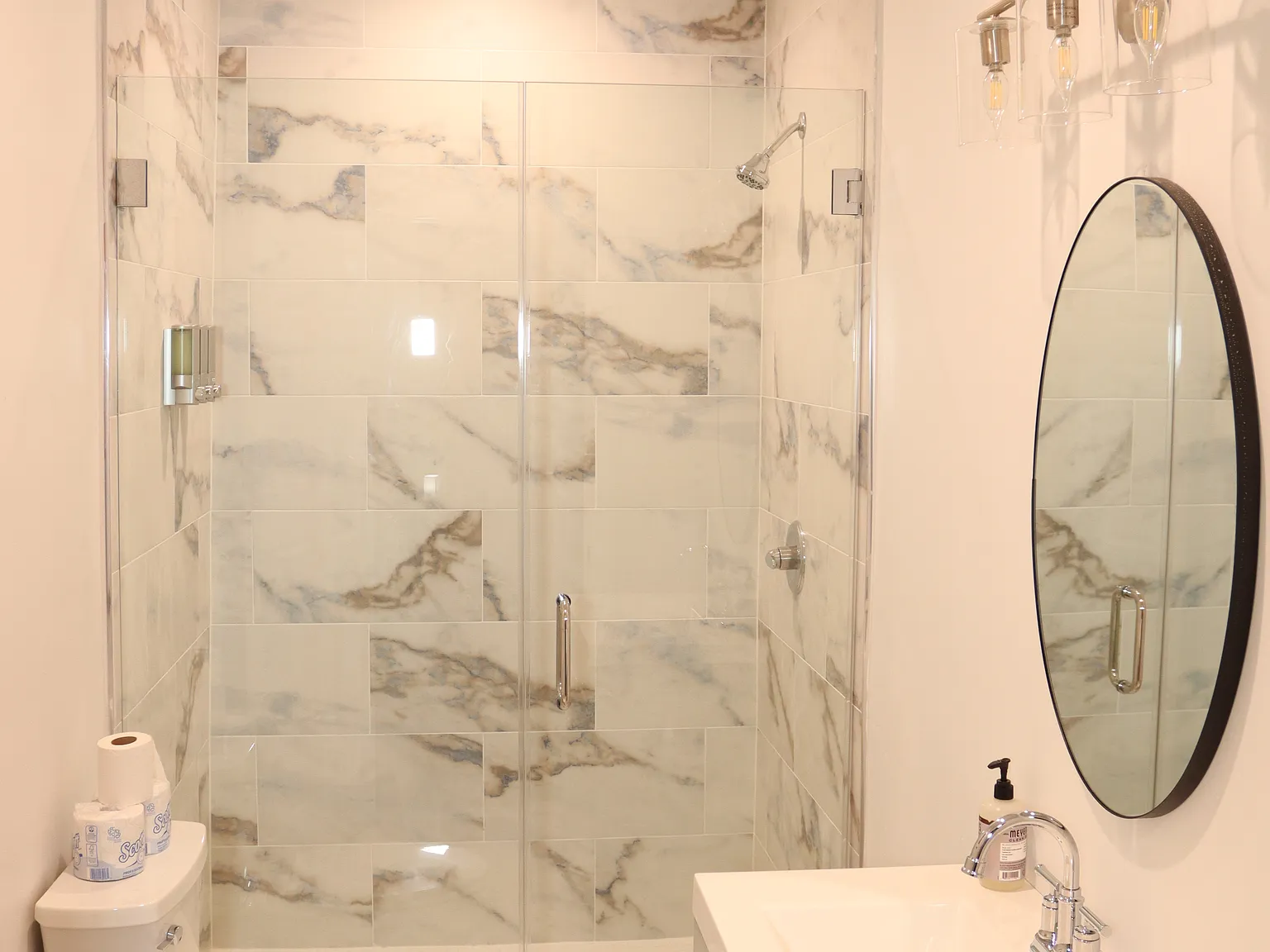 1 bed, 700 sqft, $1,850 — Photo 2