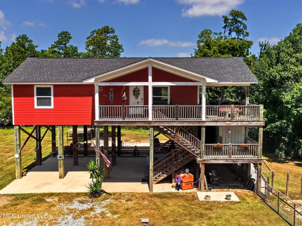 7303 Magnolia Dr, Pass Christian, MS 39571
