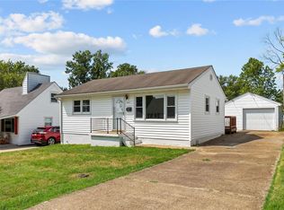 421 Chamberlin Dr, Ballwin, MO