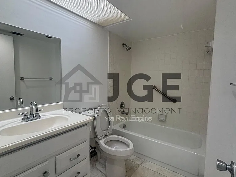 12600 Sw Ct #5-208L — Photo 9