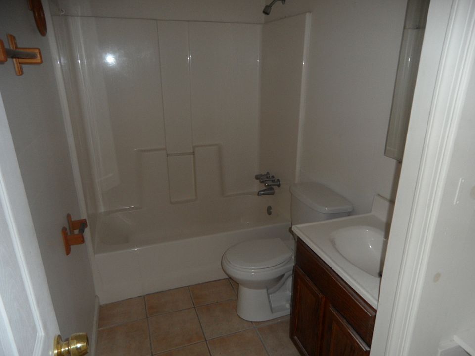 1st image of 221 E 36th St