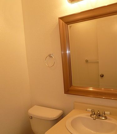 3rd image of 413 W Glenoaks Blvd APT 6