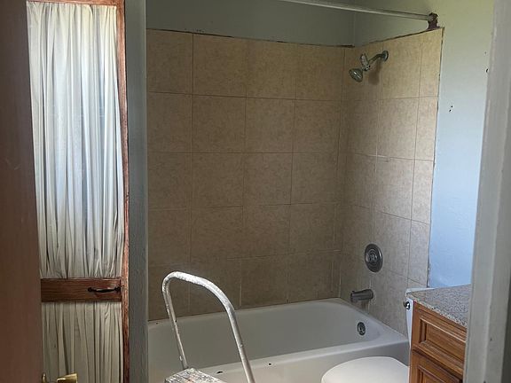 5th image of 211 S Duncan Ave