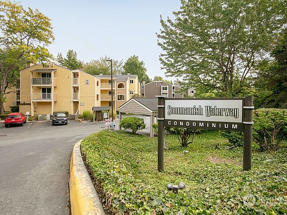 2nd image of 7332 W Lake Sammamish Parkway NE #3-105