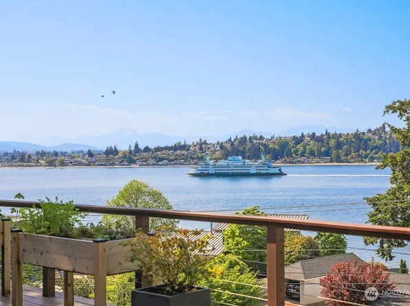 4652 E Hillcrest Drive, Port Orchard, WA 98366