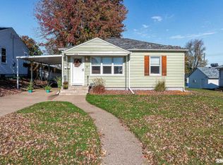 1318 W 38th St, Davenport, IA 52806