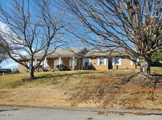 135 Dover Ln, Bristol, TN 37620