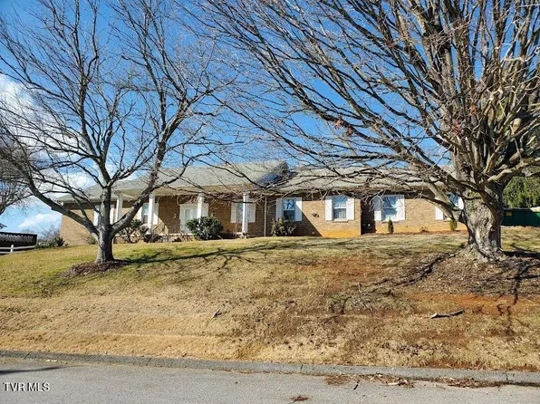 135 Dover Ln, Bristol, TN 37620